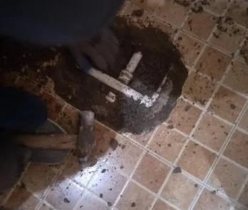 前进卫生间漏水维修公司为您分享下卫生间渗水如何处理及注意事项