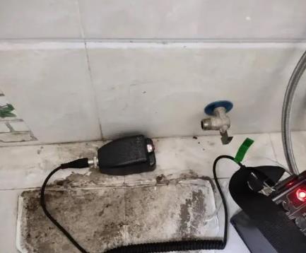 前进屋顶漏水维修公司分享下卫生间漏水的危害及解决方法